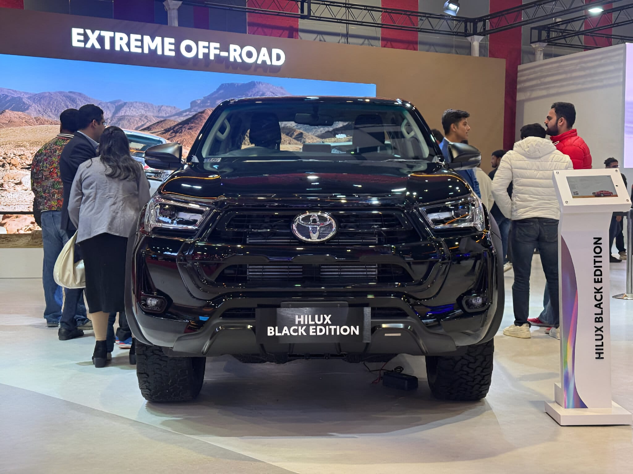 Toyota Hilux Black Edition